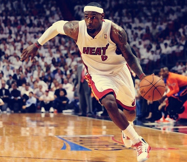 周末与凯塞多的对位？赖斯：我们是不同位置，我对他充满敬意