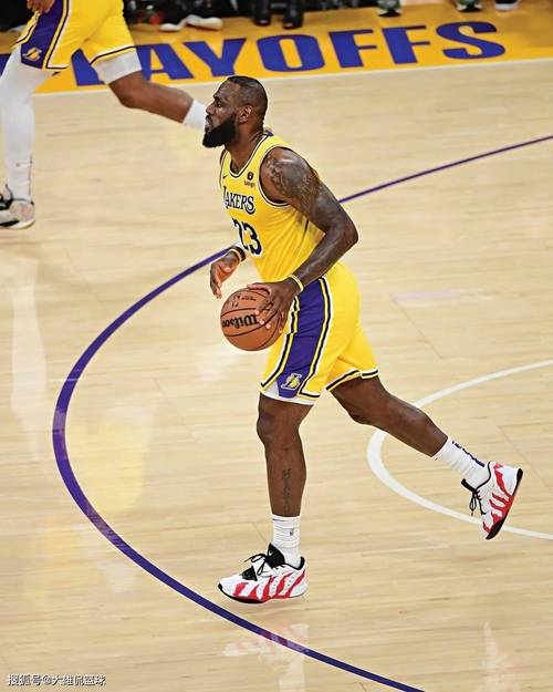 官方：摩洛哥国门布努当选非洲年度最佳门将