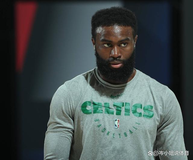 记者：尤文准备接受马赛对小维阿的报价，交易很快完成