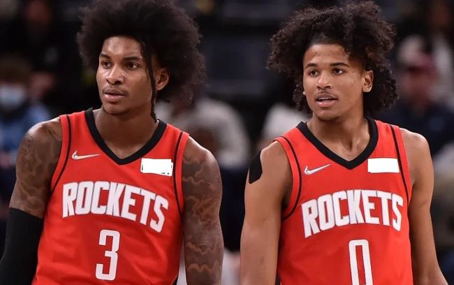 雷霆凭借亚历山大37分统治力，以122比95大胜开拓者，九连胜稳居西部前列。