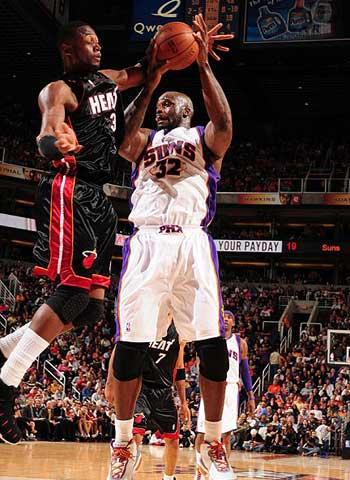 姆巴佩妙传卡马文加破门！皇马客场2-0领先毕巴，中场前关键进球打懵对手