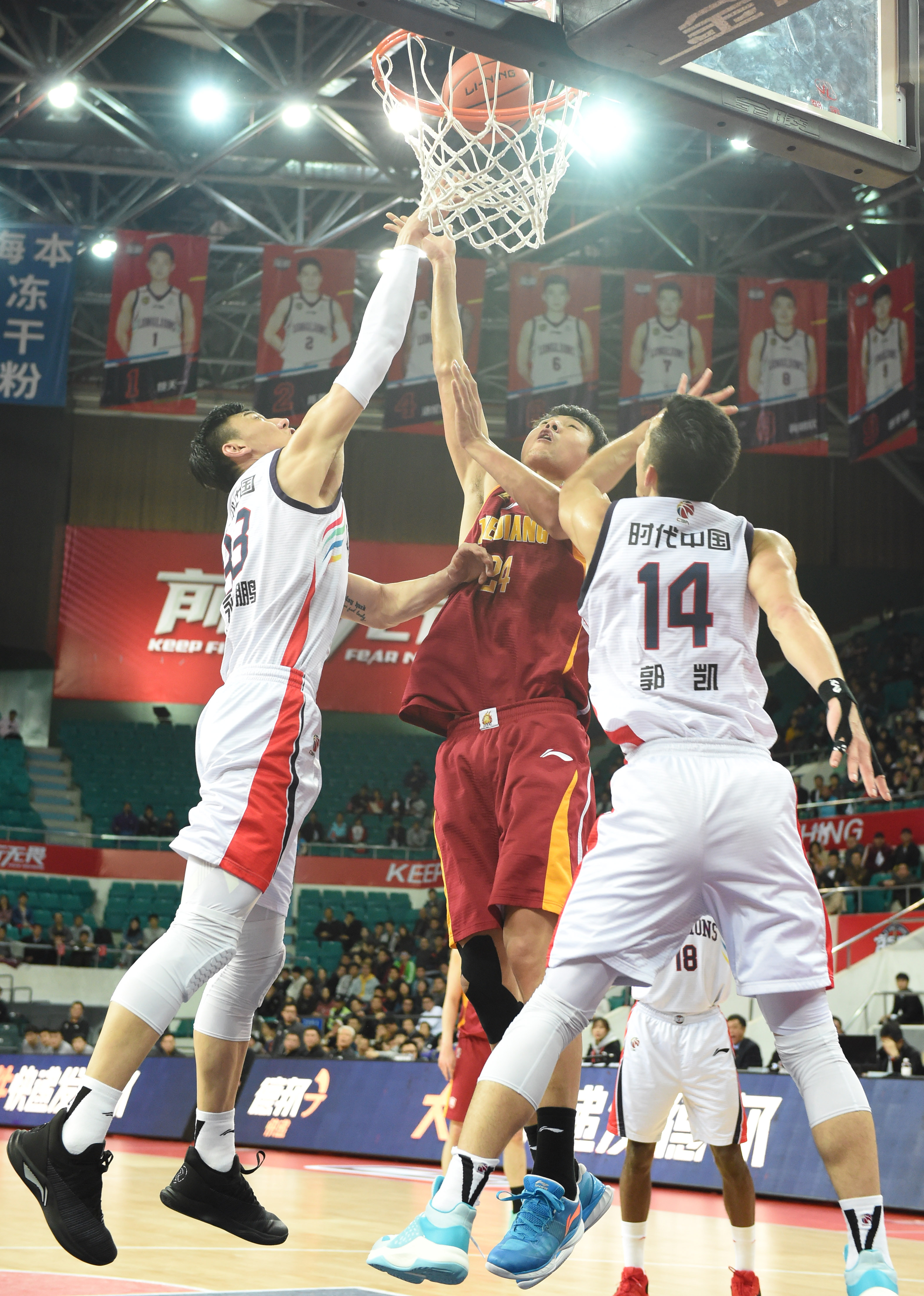 公牛篮板优势助力取胜