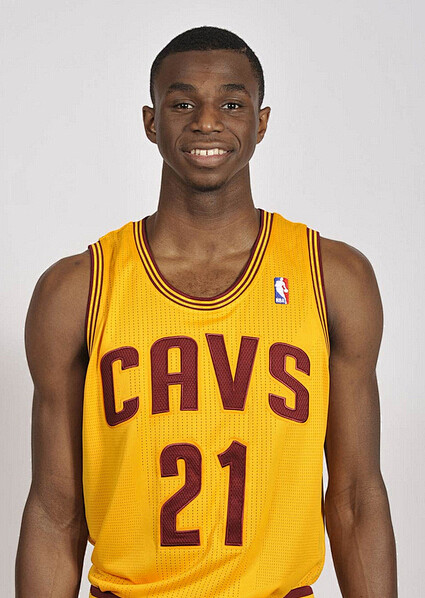 万项：距离理想中的球员还差很多；最后两场比赛不会放松