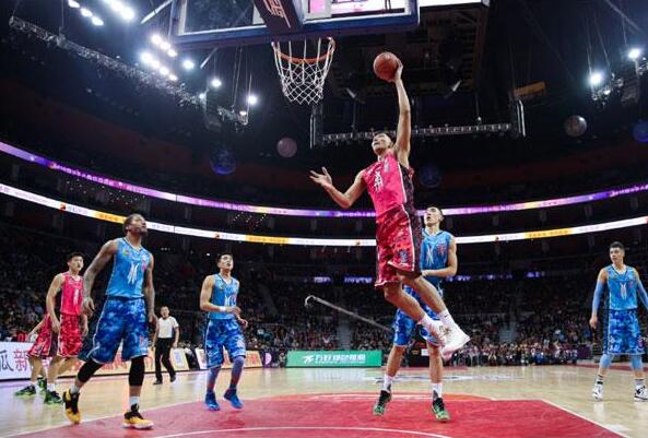 斯帕莱蒂：球员们脸上不再是满足的表情，而是更加放松的表情