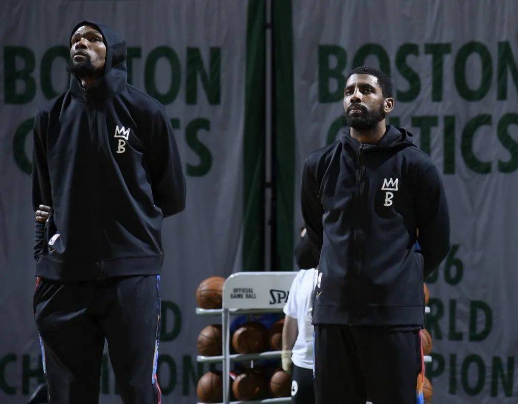 邮报：梅努希望冬窗离开曼联，有12家俱乐部对他感兴趣